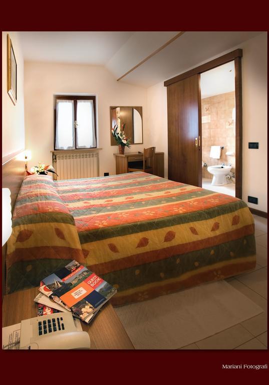 Albergo Il Castellino Boario Terme Екстериор снимка