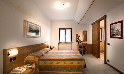 Albergo Il Castellino Boario Terme Екстериор снимка