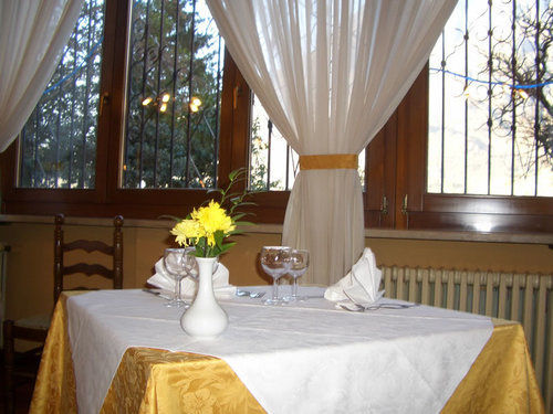 Albergo Il Castellino Boario Terme Екстериор снимка
